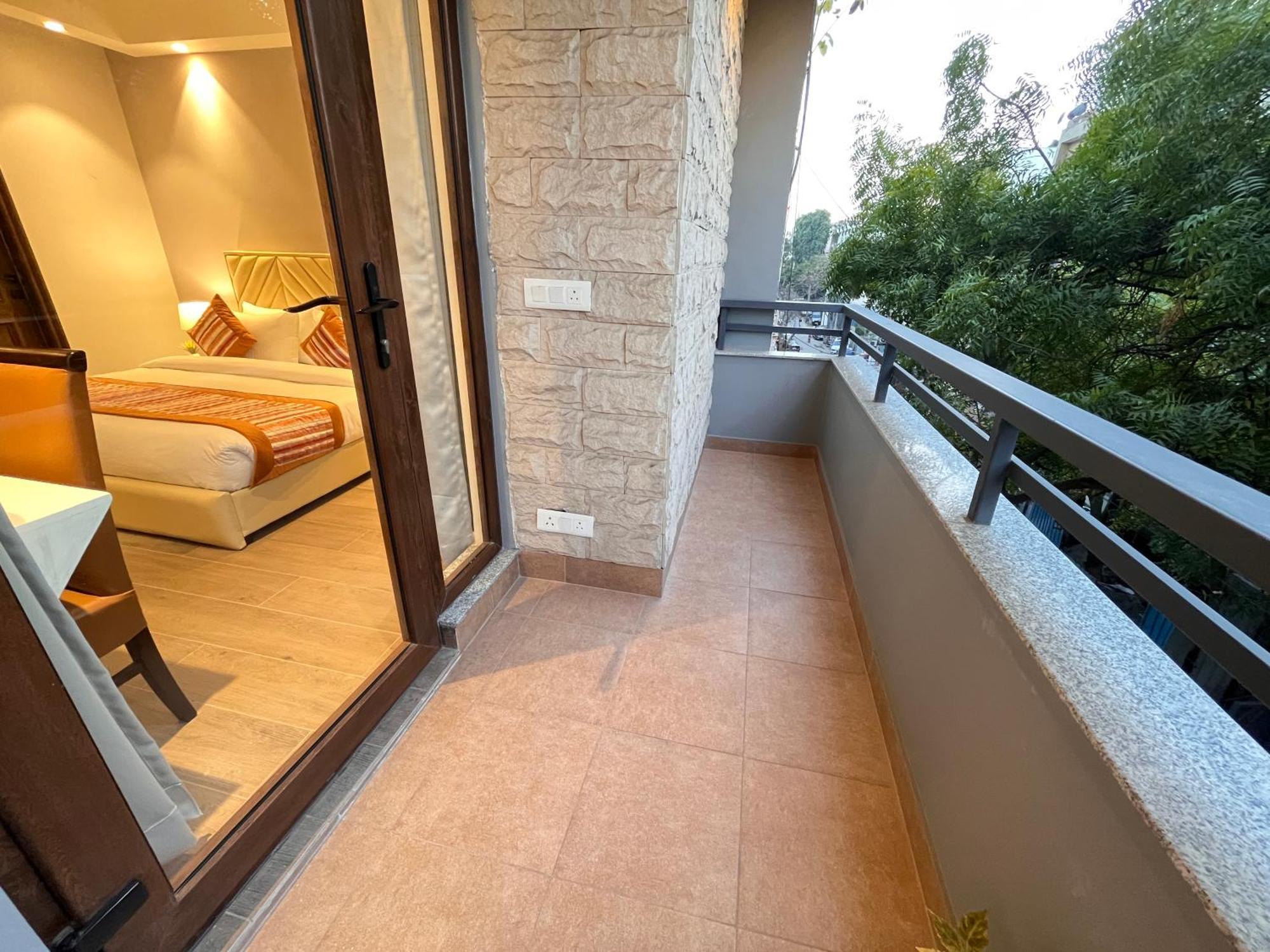 Hotel Gianmala Residency South Extension Near Aiims Delhi Нью-Делі Екстер'єр фото